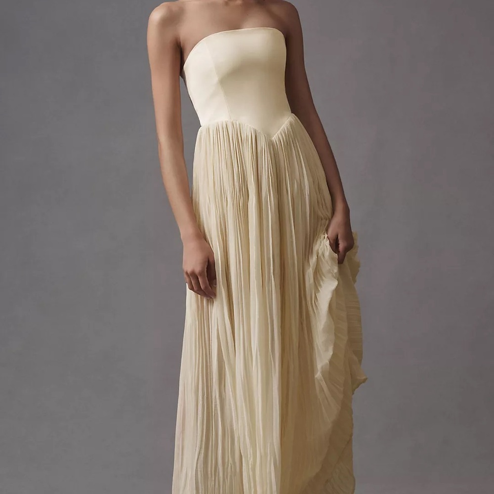 Selfi Collective Lourdes Dress: Chic Strapless Cream Dress